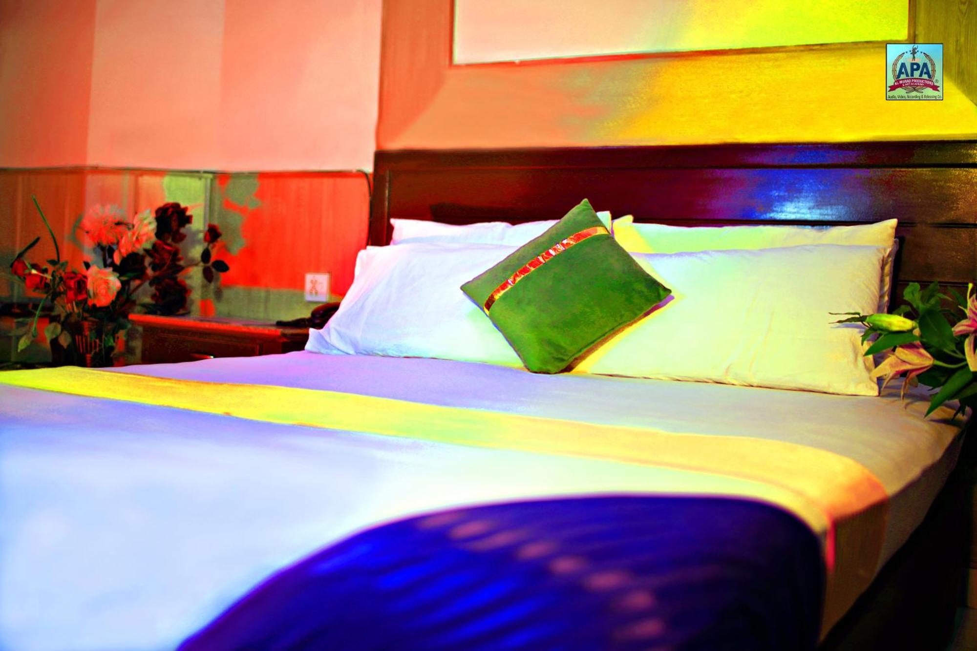 Quick Continental Hotel - Jail Road ラホール エクステリア 写真